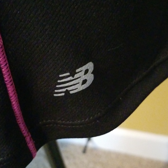 EUC New Balance running shirt - Picture 3 of 6